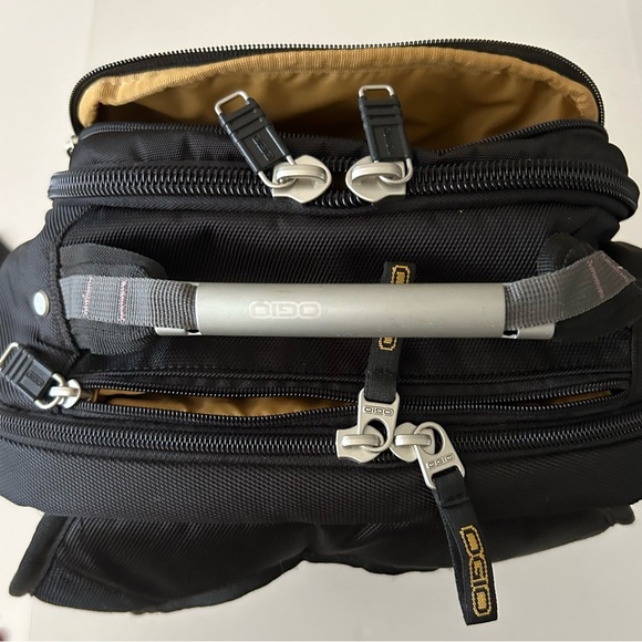 Ogio Durable Padded Breathable Black Axle Travel Laptop iPad Backpack Carrier - Picture 7 of 12